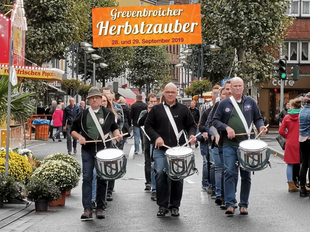2019_6 Herbstzauber Grevenbroich (1) - kleines Aufspiel in der City
