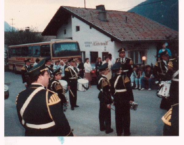Ausflug 1988 nach Wenns-Tirol - hier beim gemeinsamen Aufspiel mit einer örtlichen Kapelle